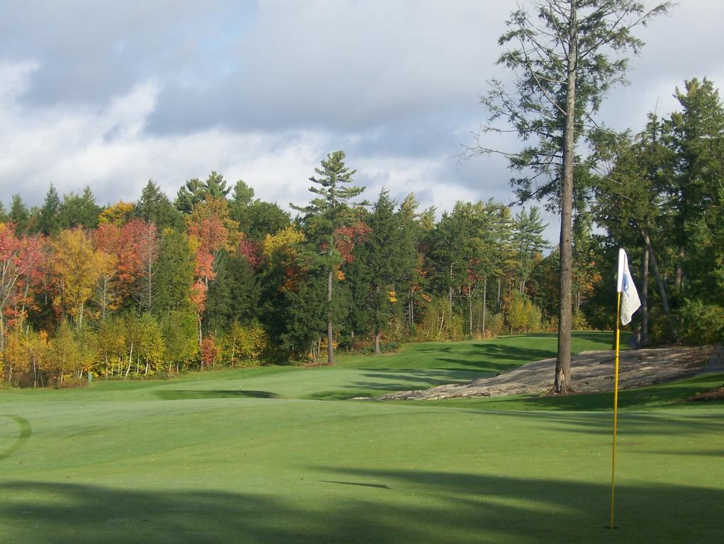 Rocky Crest Golf Resort Mactier Exterior photo